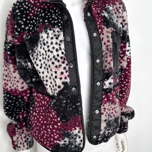 Peloton Caviar Camo Snap Sherpa Jacket in Spotted Purple Black Women’s Size S - Picture 11 of 17